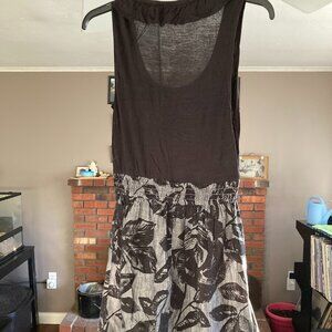 Small Women's Black and Silver Sleeveless Cocktail Dress